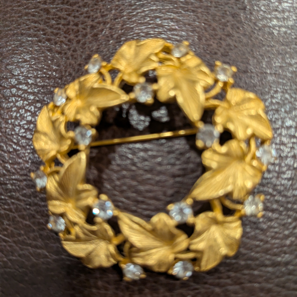 Gold Floral And Clear Crystal Wreath Brooch 2" In Diameter Vintage